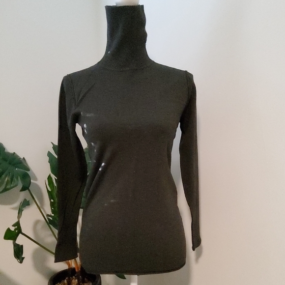 Philosophy Charcoal Turtleneck Sweater - Picture 2 of 13